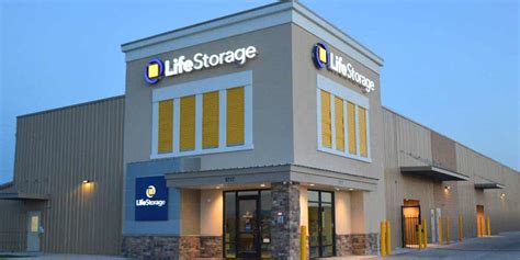Life Storage .